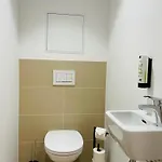 Apstay Premium I Parking I Self Check-in Apartment