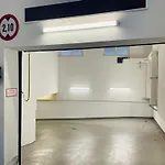 Apstay Premium I Parking I Self Check-in Apartment