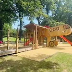 Apstay Premium I Parking I Self Check-in Apartment